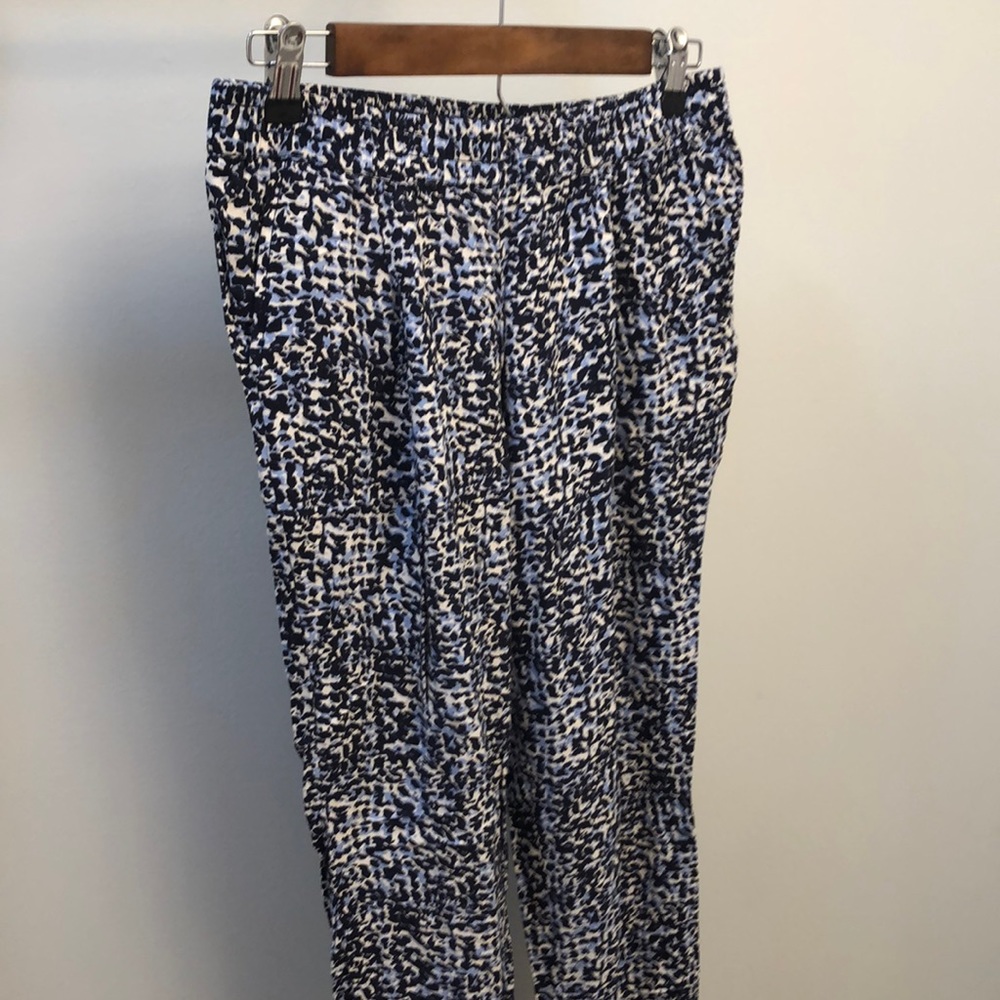 New York & Company Blue Spotted Joggers Size Small